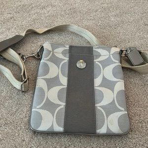 Coach cross body purse, Gray, Great condition